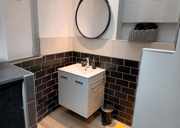 Dom wakacyjny Maison Stacheul*gare/centre*wifi *